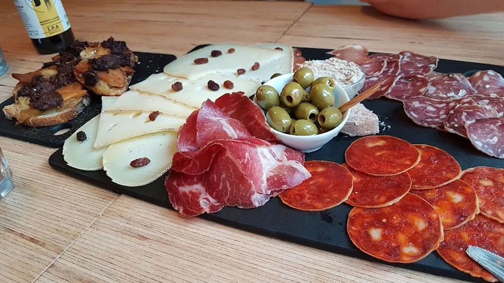 Planche de Charcuteries Locales